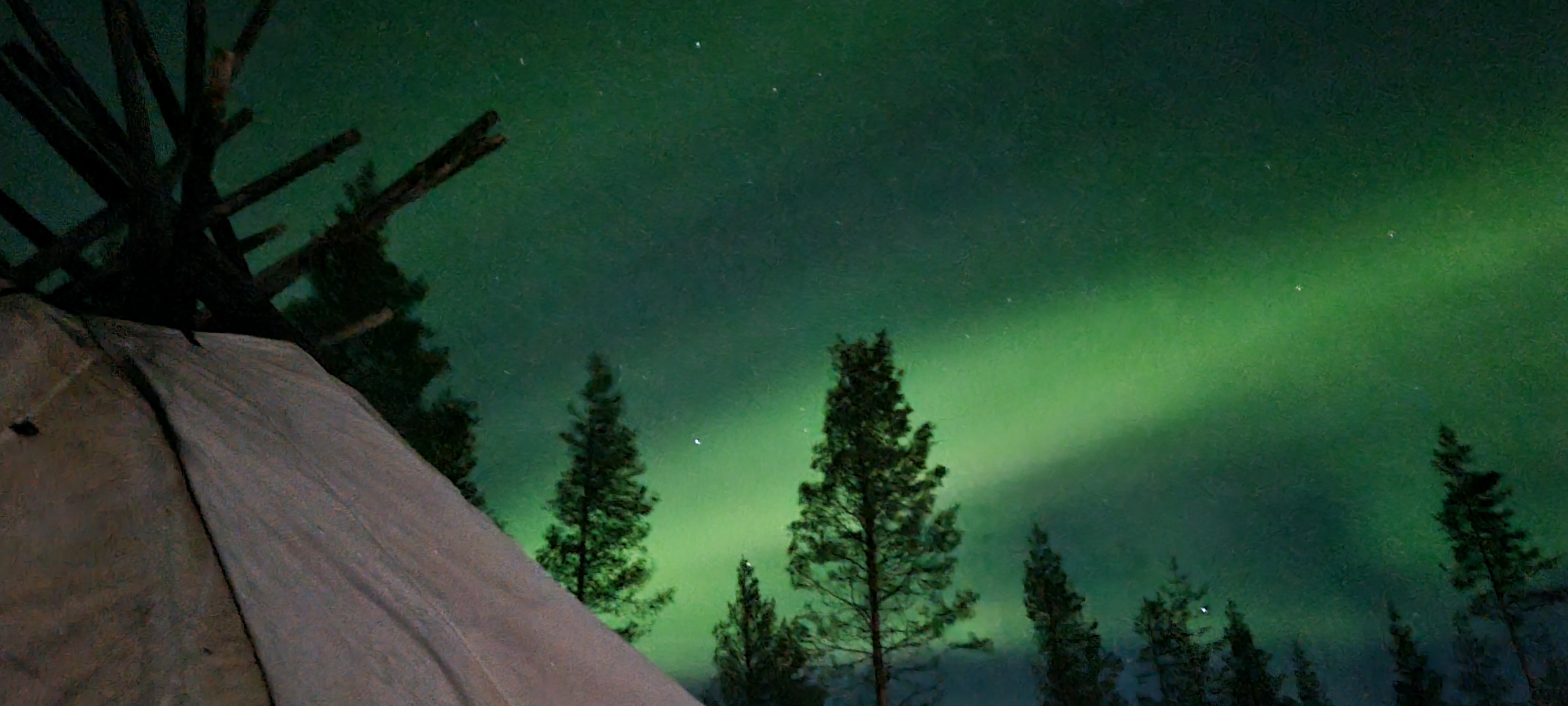 A night hunt for the northern lights above the Artic Circle